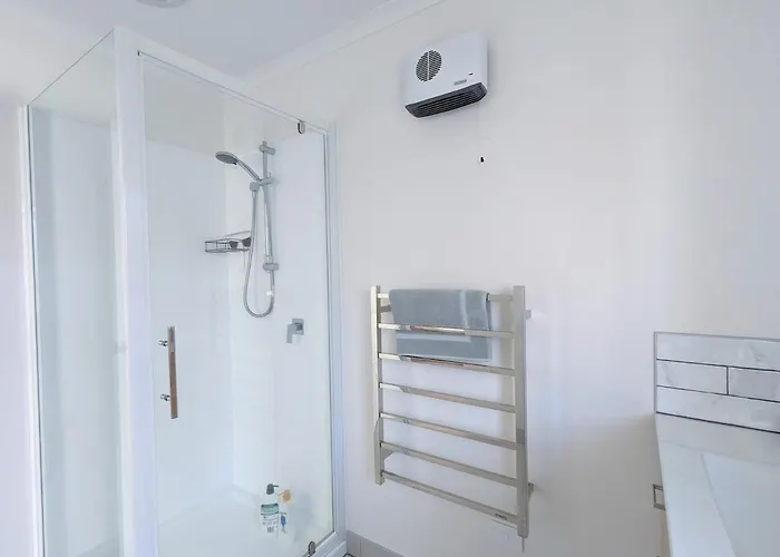 Beautiful Brand New Four-bed Near Redwood Holiday home Rotorua
