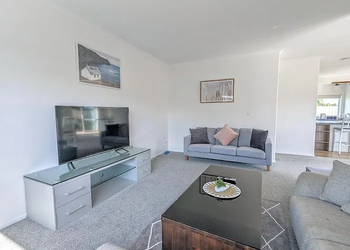 Beautiful Brand New Four-bed Near Redwood Rotorua