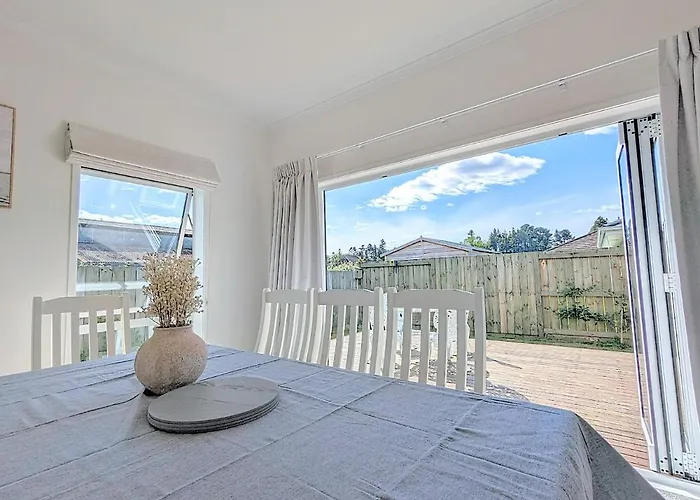 Beautiful Brand New Four-bed Near Redwood Holiday home Rotorua