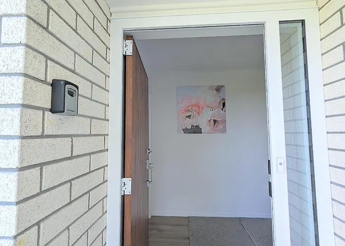 Holiday home Beautiful Brand New Four-bed Near Redwood Rotorua