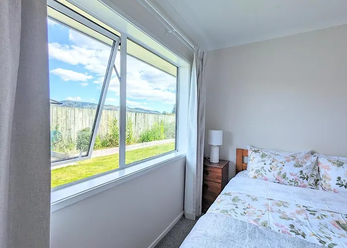 Beautiful Brand New Four-bed Near Redwood * Rotorua